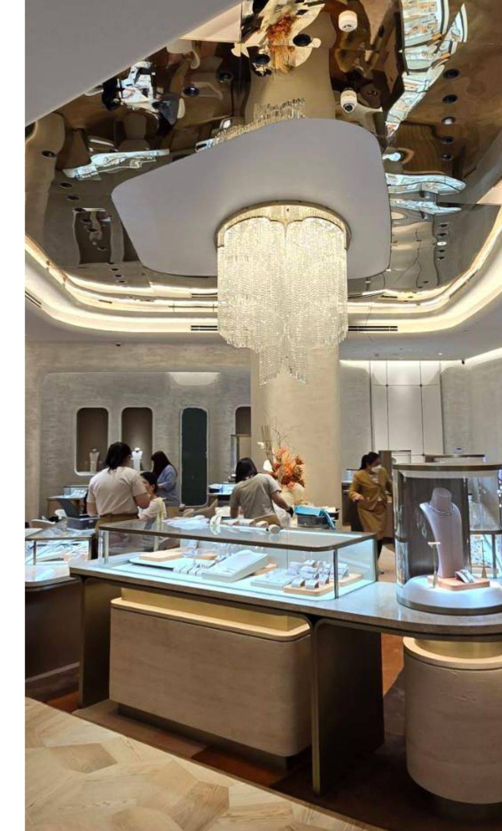 Dermond Siam Paragon Barrisol stretch ceiling